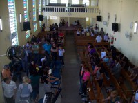 /album/consagra%c3%a7%c3%a3o%2021-04-2010/irm%c3%a3os%20chegando%20para%20adorar%20a%20deus-jpg/